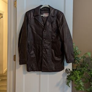 Men's Vintage. Brown Leather Coat. Sears Brand. Size 40 Regular.